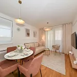 Apartament D'or With Free Private Parking *