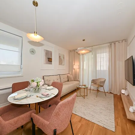 Lejlighed D'or With Free Private Parking *