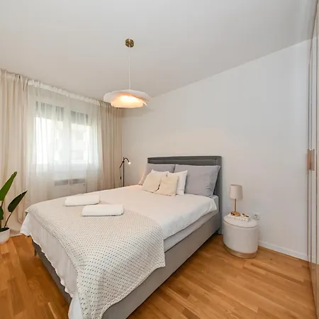 Апартаменти D'or With Free Private Parking *