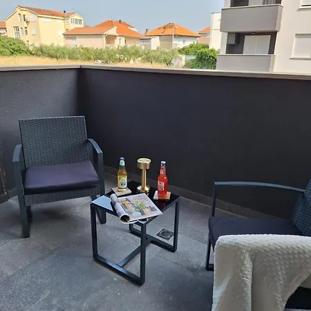D'or With Free Private Parking Апартаменти *